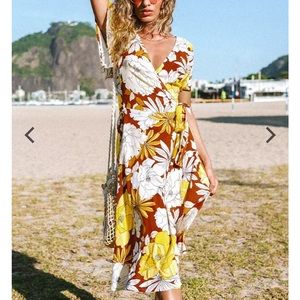 Cupshe Freya Wrap Floral Dress NWOT